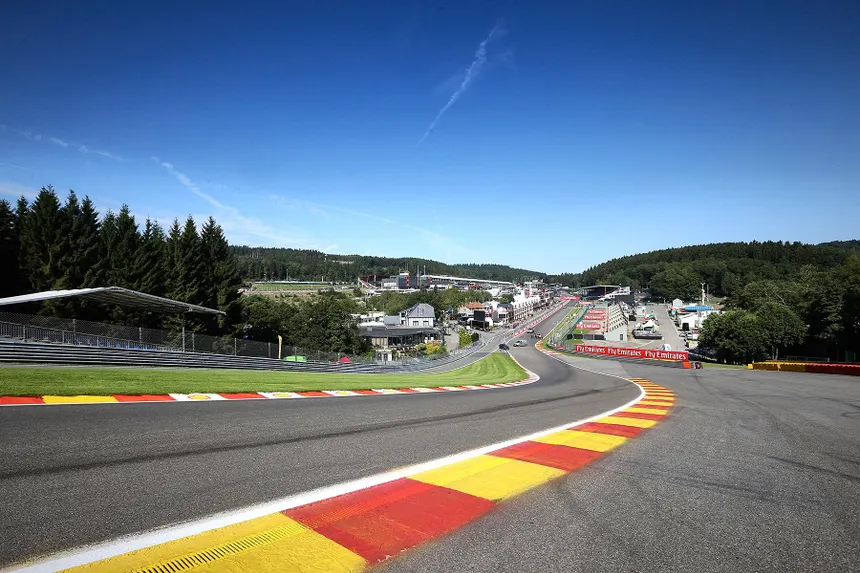 DUAL EXPERIENCE: TOMORROWLAND + FORMULA 1 BÉLGICA